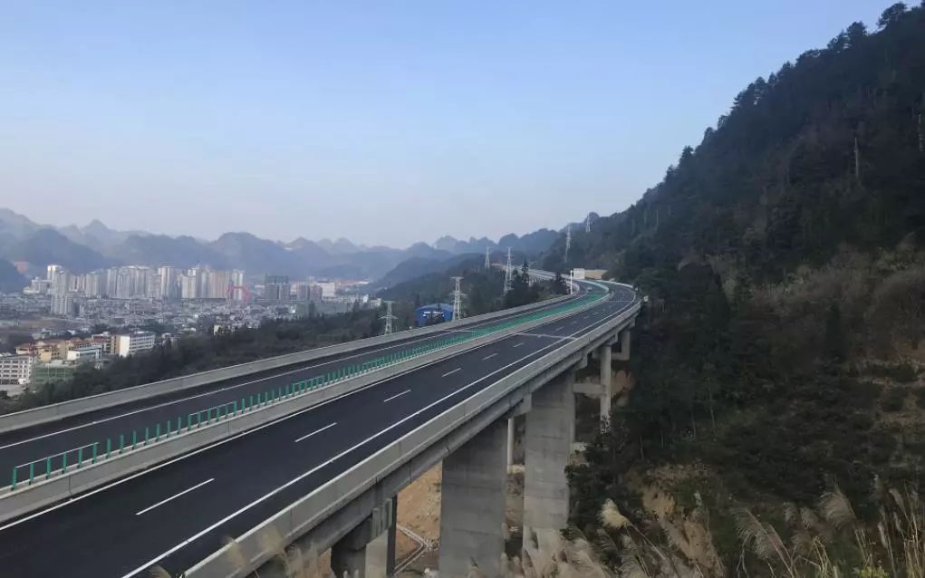 免費(fèi)龍達(dá)高速公路